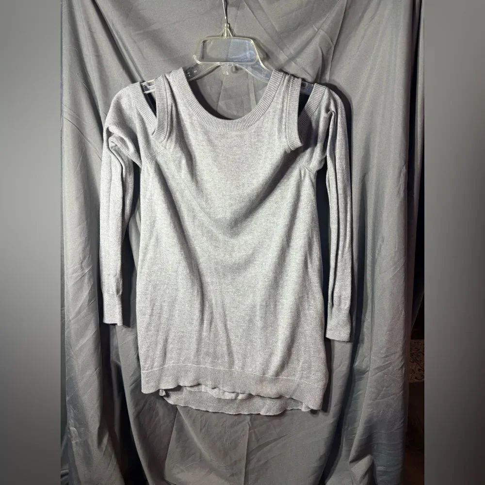 Michael Michael Kors Light Gray Knit Top with Label Detail Cold Shoulder EPC